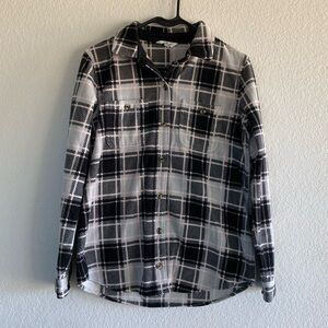 Time & Tru Black‎ Gray Pink Plaid Flannel Button Down Fleece Shacket Size S 4-6
